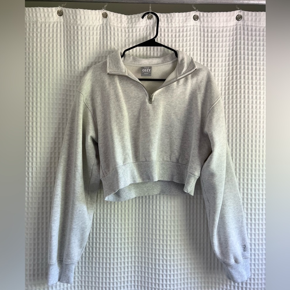 Aritzia Cozy Fleece Tna Sweatshirt